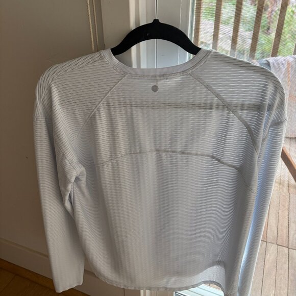 Calia Renew Long Sleeved Tee in Pale Blue and Size S EUC! - Picture 3 of 4